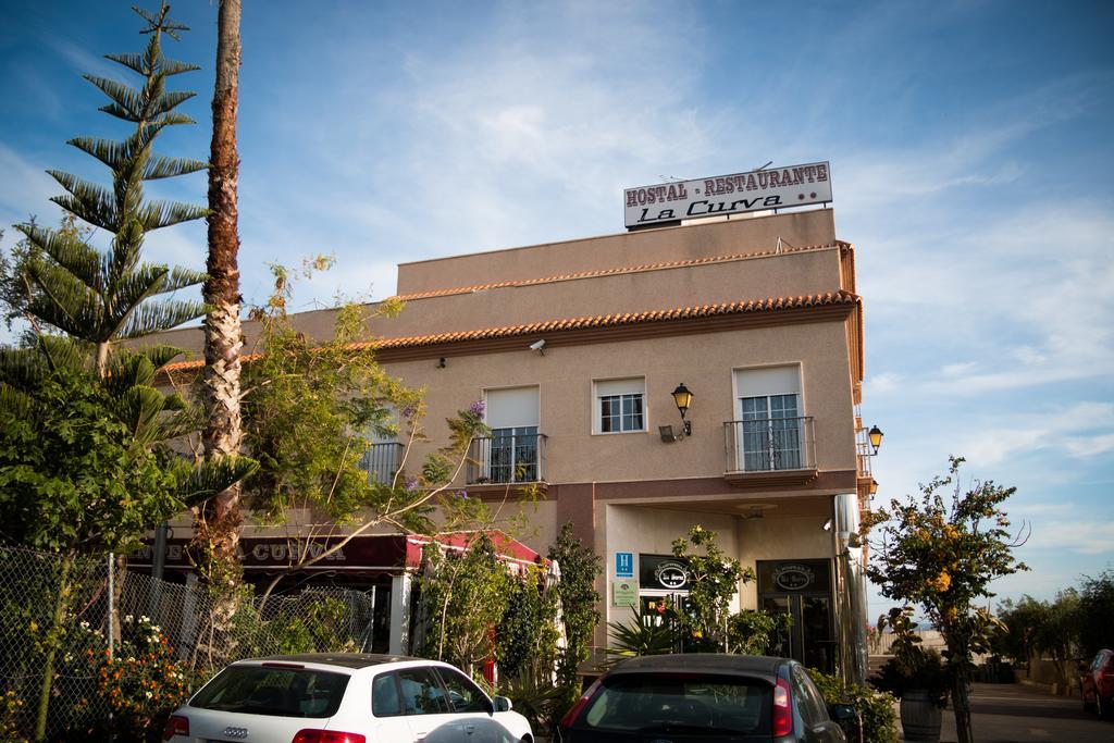 Hostal Restaurante La Curva Adra Luaran gambar